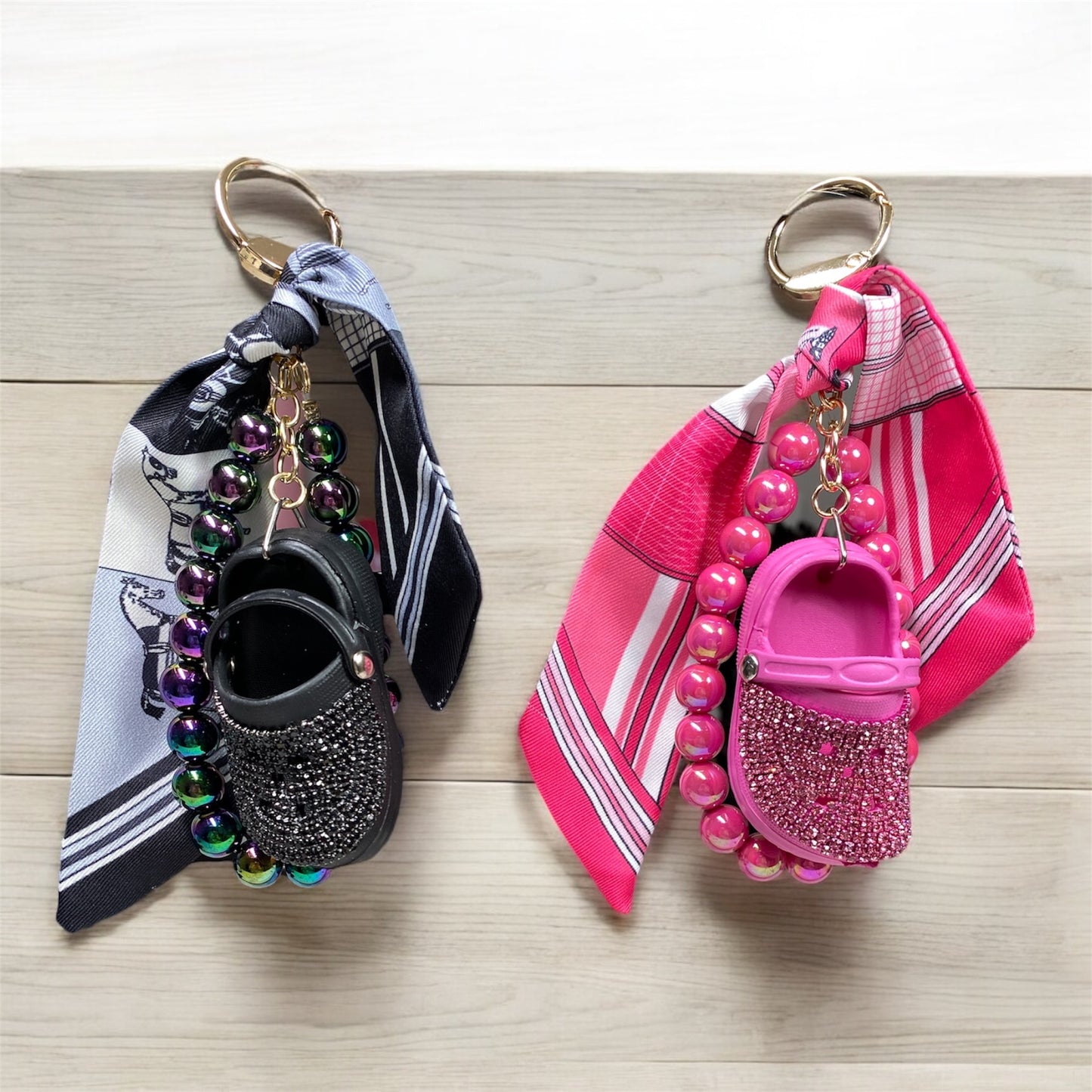 Charm portachiavi ciabattina strass e perle