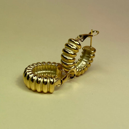 Orecchino cerchio rigato cicciottoso gold - acciaio jewels