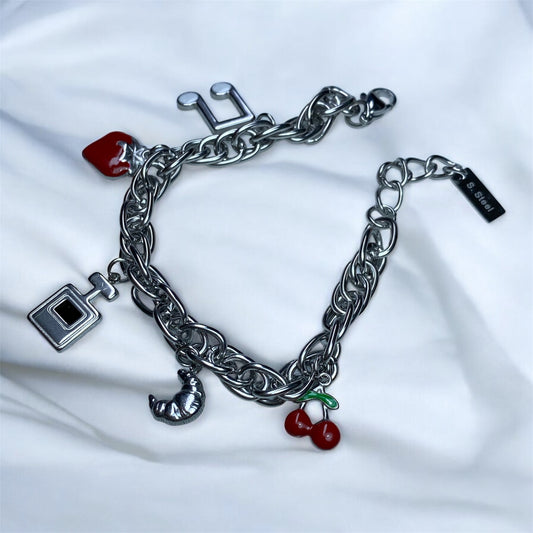 Bracciale con charm fragola, ciliegia, cornetto e altri