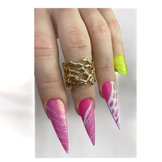 Anello corallo intrecciato in acciaio- misura 18 - fotografia nails